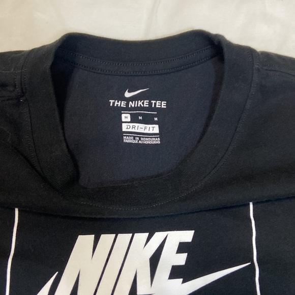 Men’s Nike Dri Fit Tee - Picture 3 of 5